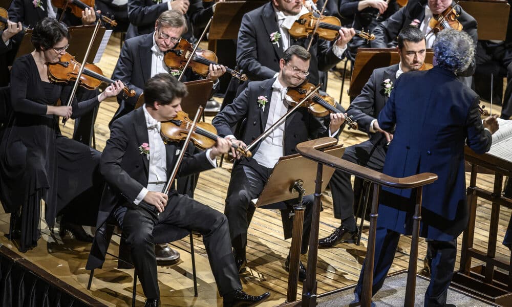 Czech Philharmonic, Semyon Bychkov: Shostakovich, Symphony No. 7 'Leningrad' — Mezzo