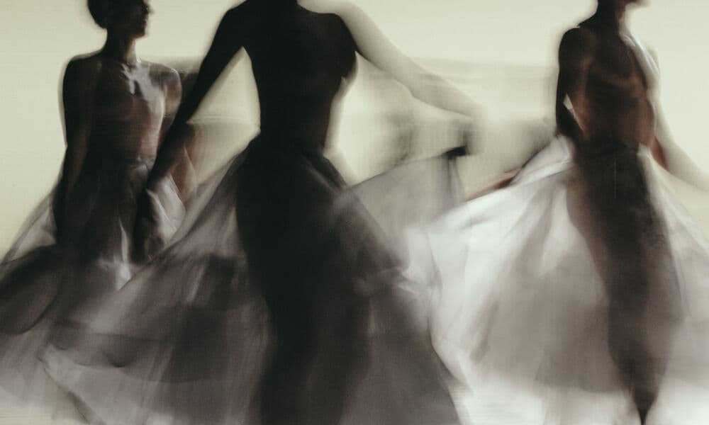 Ravel : Exhibition by Sidi Larbi Cherkaoui and Ma mère l'Oye by Jeroen Verbruggen — Mezzo Live HD