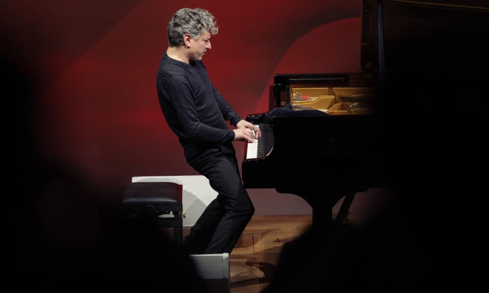Shahin Novrasli - Fondation Louis Vuitton — Mezzo